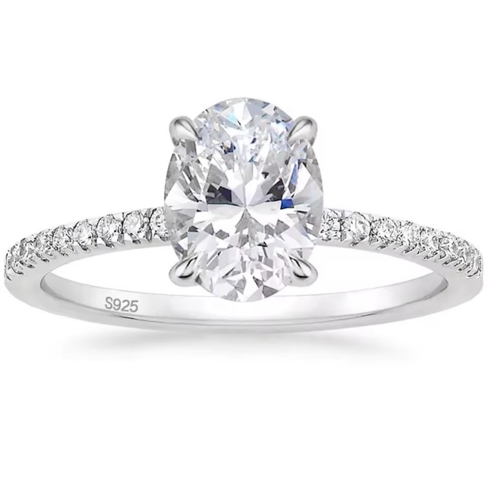 Luxury Oval Engagement Ring – 3CT Cubic Zirconia in Sterling Silver .925